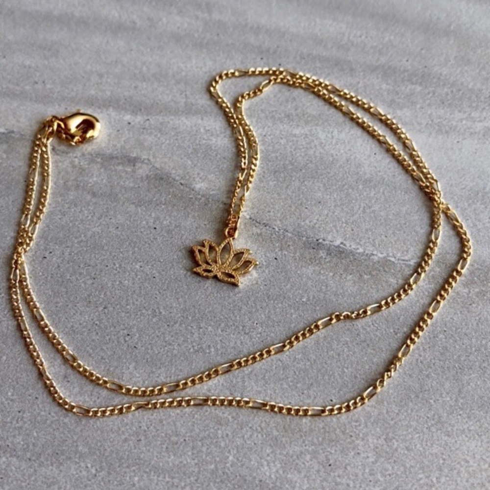 Last 1! 🌟Lotus Dainty Gold Necklace - Picture 4 of 5
